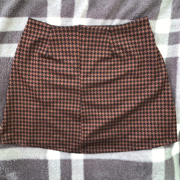 Altar’d State houndstooth skirt - Picture 2 of 4